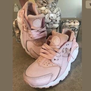 NIKE Air HUARACHE Pink w/Silver texture Women 5.5